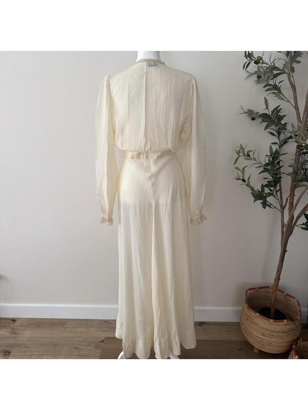 1930's trousseaux by Terris cream A-Line long sleeve sheer rayon maxi robe - Picture 6 of 7